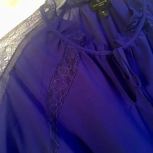 Beautiful blue long sleeve top w/lace detail